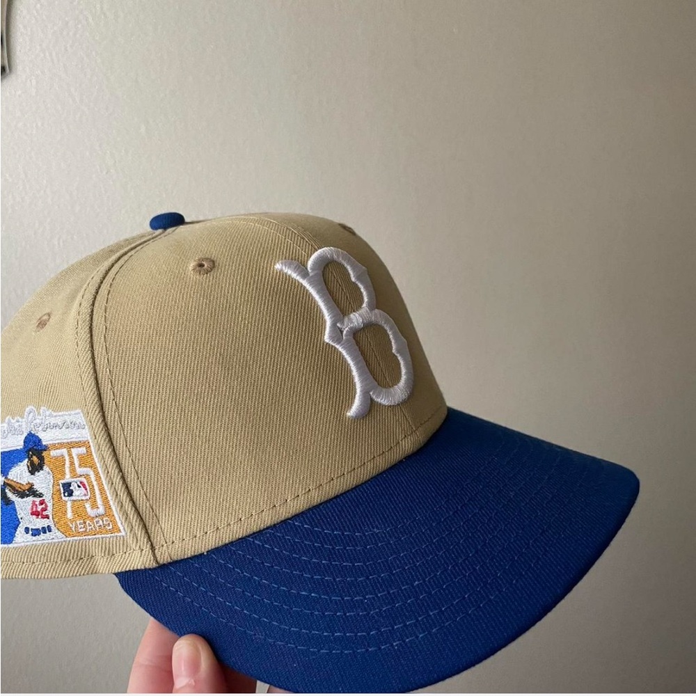 Dodgers fitted New Era hat.